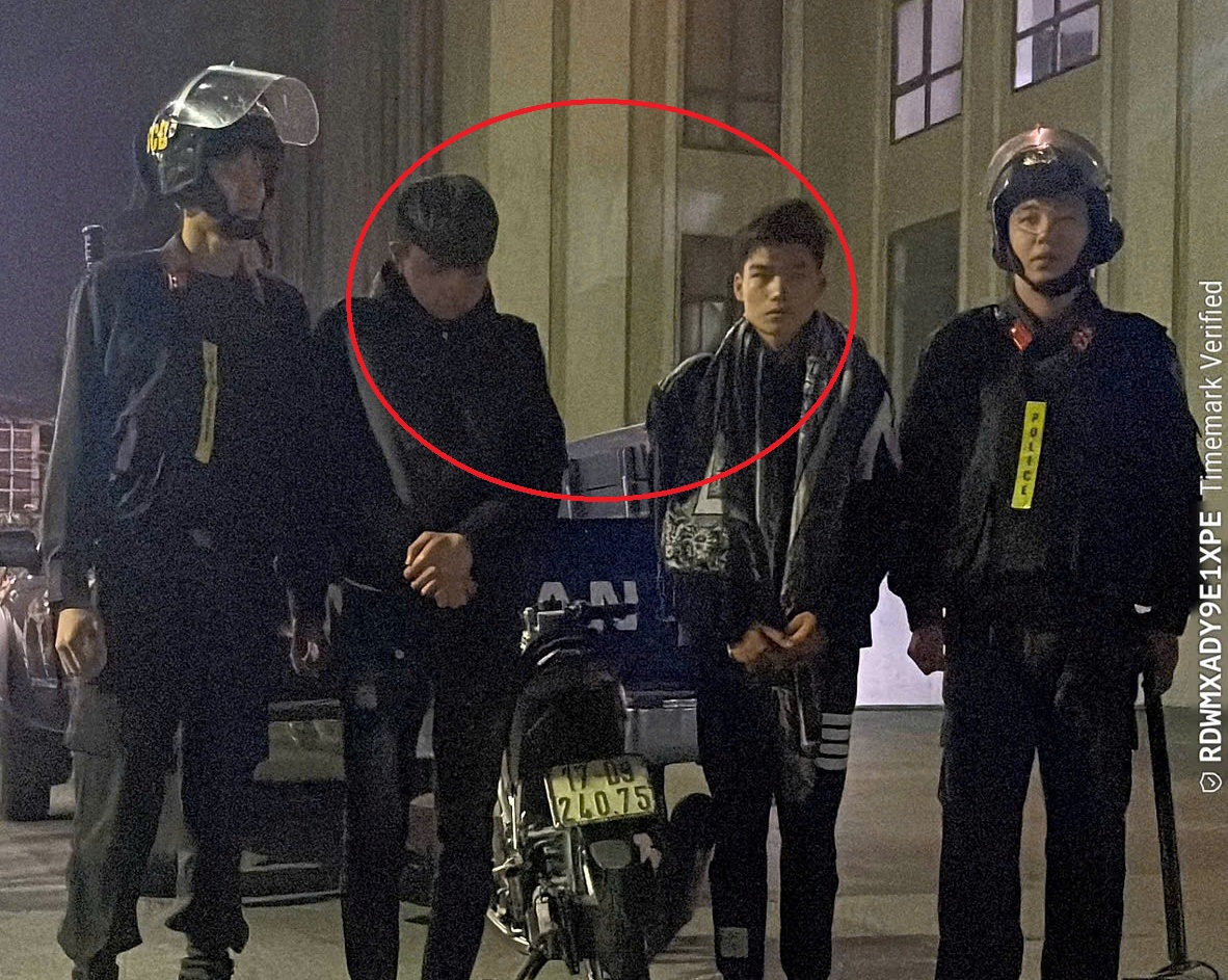 Lực lượng HP22- Công an thành phố: Bắt giữ 02 đối tượng ném vỏ chai vào lực lượng Công an